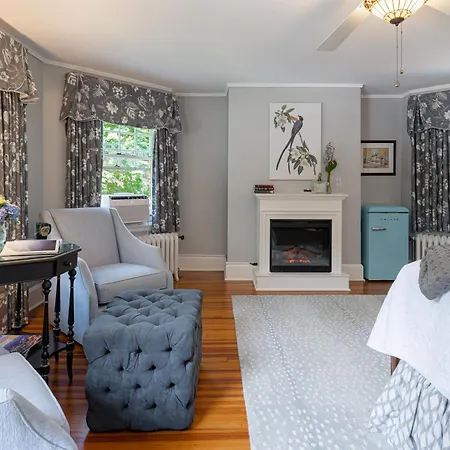 Pinecrest Bed & Breakfast-2