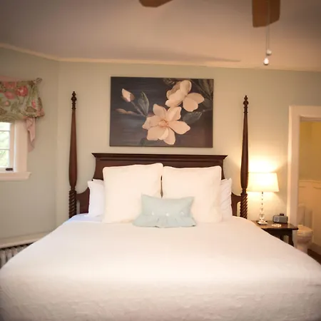 Pinecrest Bed & Breakfast-3